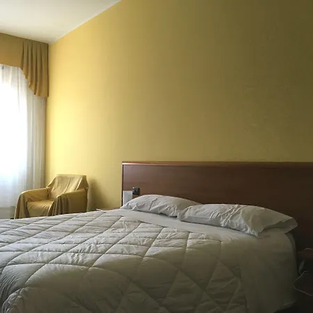 Hotel Centrale 3* Este