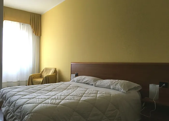 Hotel Centrale 3* Este