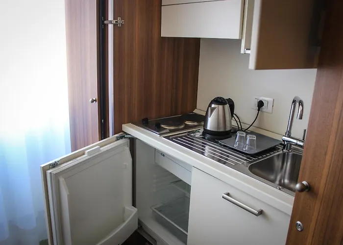 Hotel Centrale 3* Este