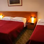 Hotel Centrale 3* 에스테