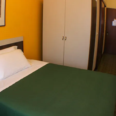 Hotel Centrale 호텔 에스테
