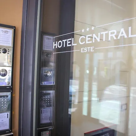 Hotel Centrale מלון