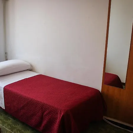 מלון Hotel Centrale אסטה