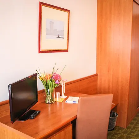 Hotel Centrale 3* 에스테