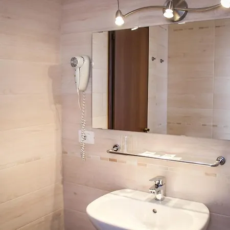 Hotel Centrale Otel Este