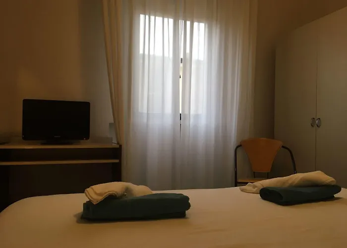 Hotel Centrale 3* エステ