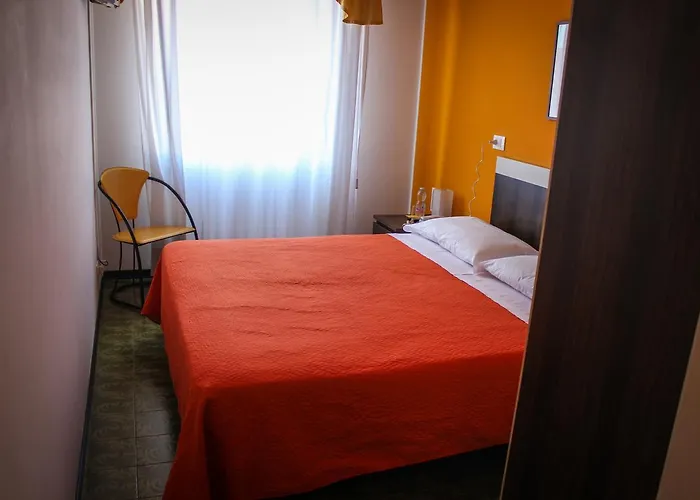 Hotel Centrale אסטה