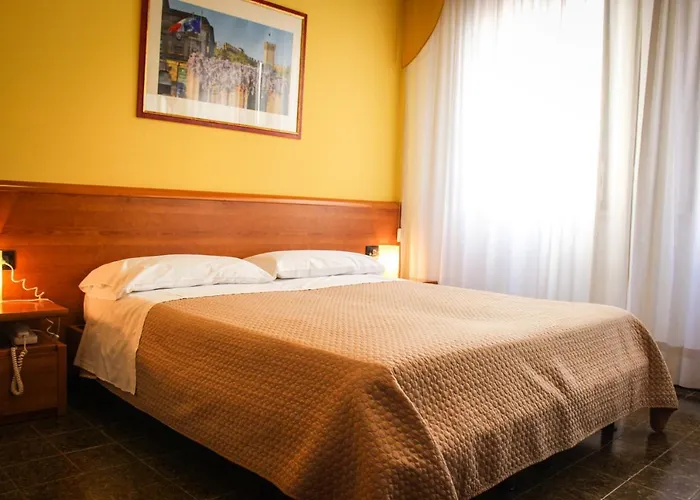 ホテル Hotel Centrale 3*